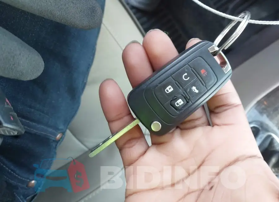 1G11E5SA8GF108083 Photo# 11