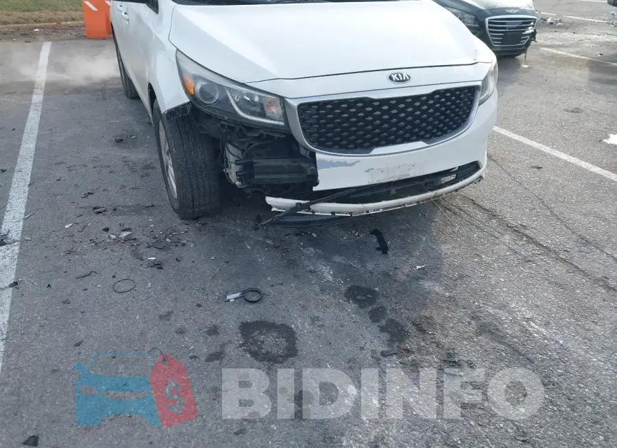 KNDMB5C10F6018422 Photo# 6