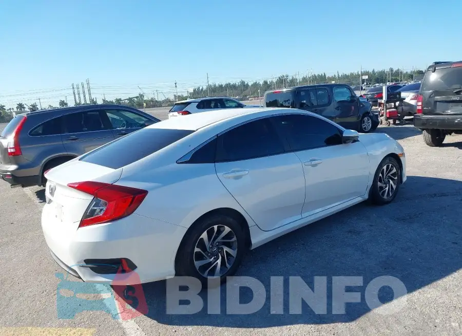19XFC2F77GE010219 Photo# 4