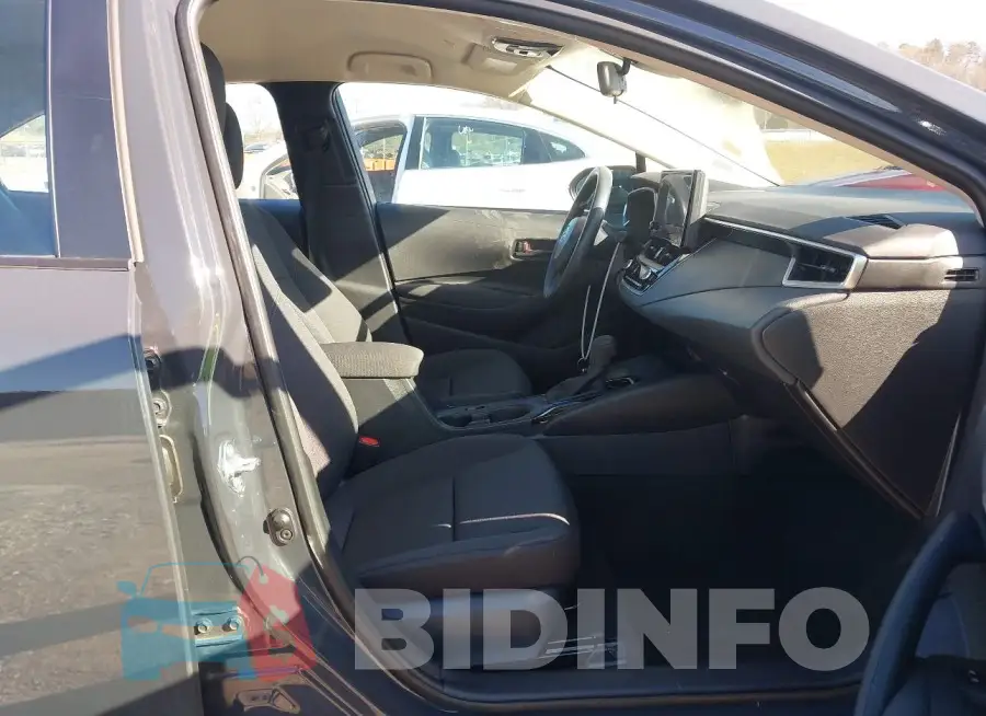 5YFB4MDE6RP143399 Photo# 5