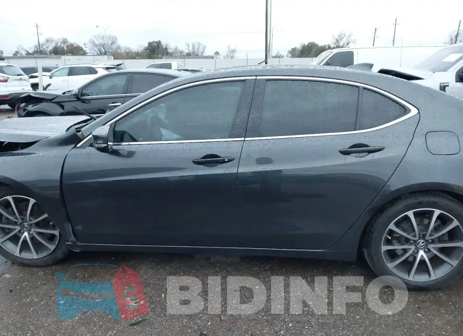 19UUB2F30FA017779 Photo# 15