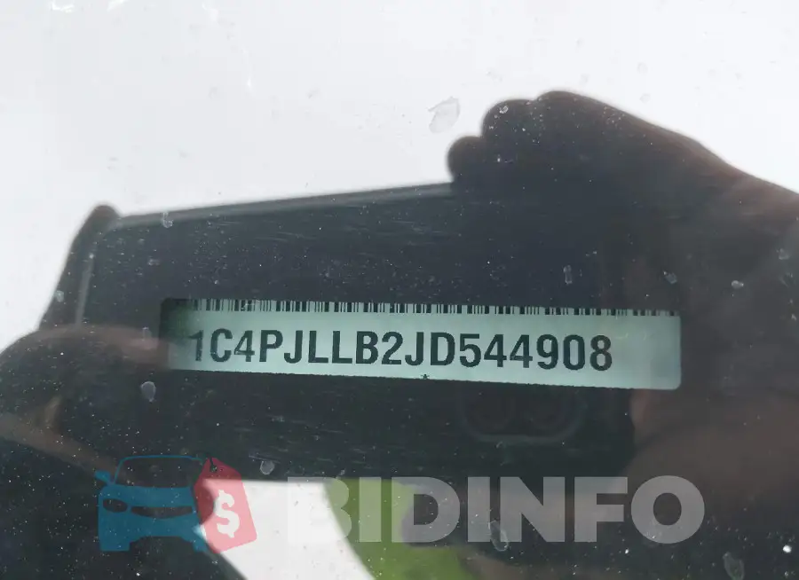 1C4PJLLB2JD544908 Photo# 17