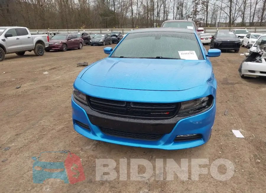 2C3CDXHG8FH906921 Photo# 13
