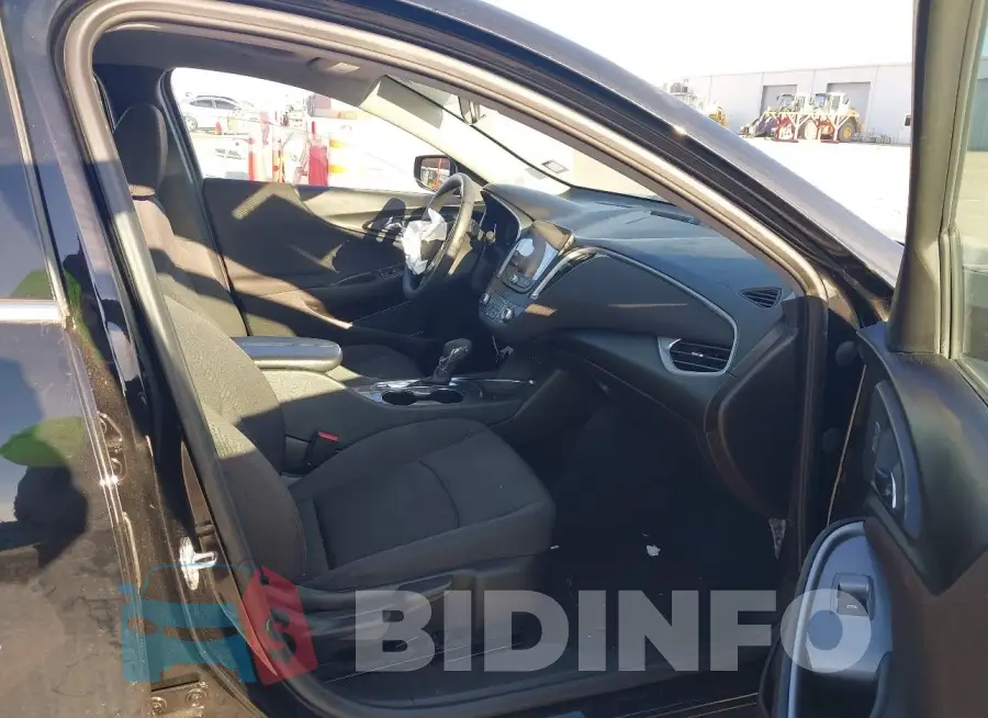 1G1ZD5ST4PF190823 Photo# 5