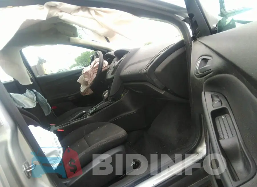 1FADP3E26GL281860 Photo# 5