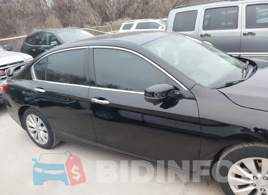 1HGCR3F86FA032893 Photo# 13