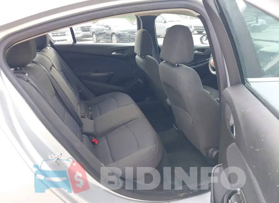 1G1BE5SM8J7161074 Photo# 8