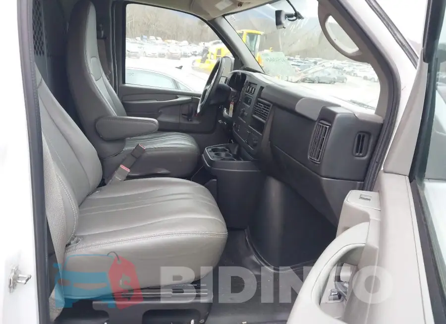 1GCWGFCG2F1281237 Photo# 5