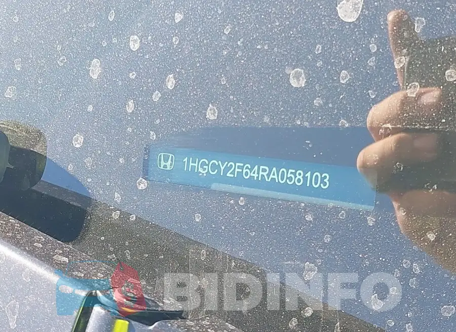 1HGCY2F64RA058103 Photo# 17