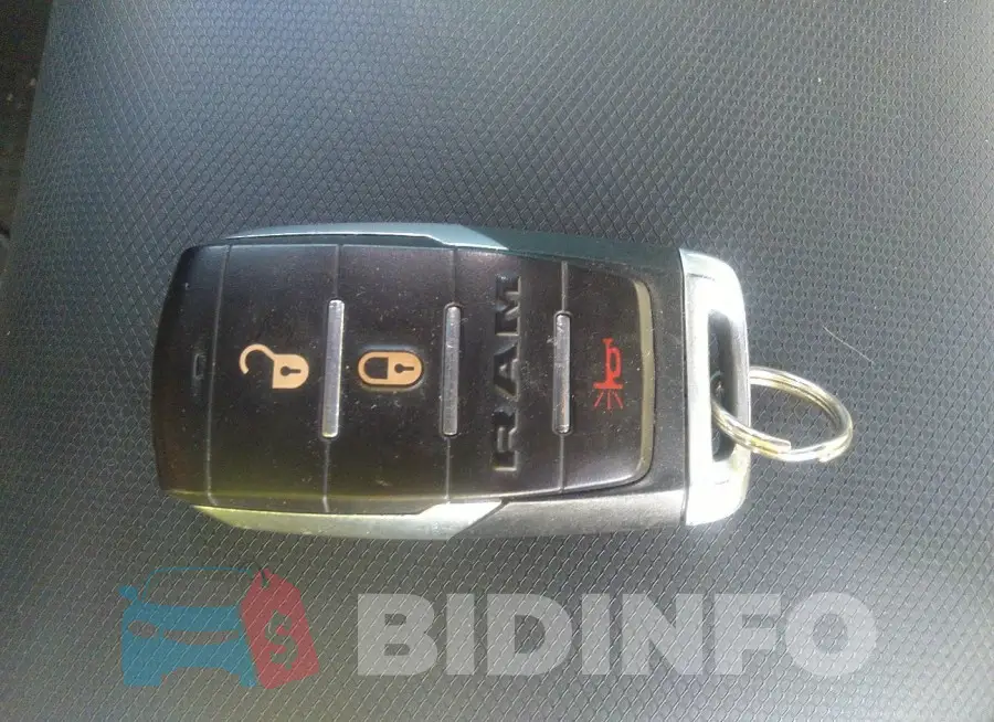 1C6SRFLT7LN374823 Photo# 11