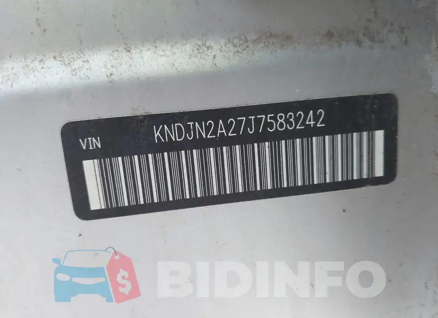 KNDJN2A27J7583242 Photo# 9