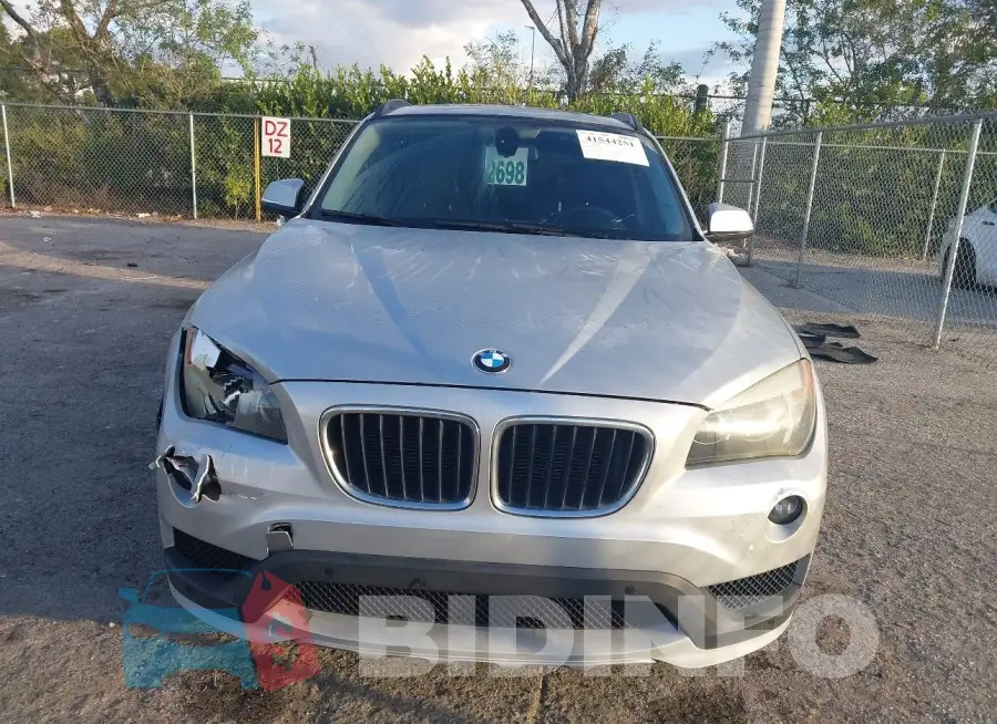 WBAVM1C55FV318793 Photo# 13