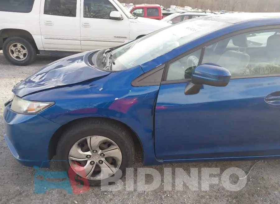 19XFB2F57FE218746 Photo# 17