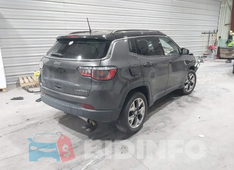 3C4NJDCB2LT239225 Photo# 4