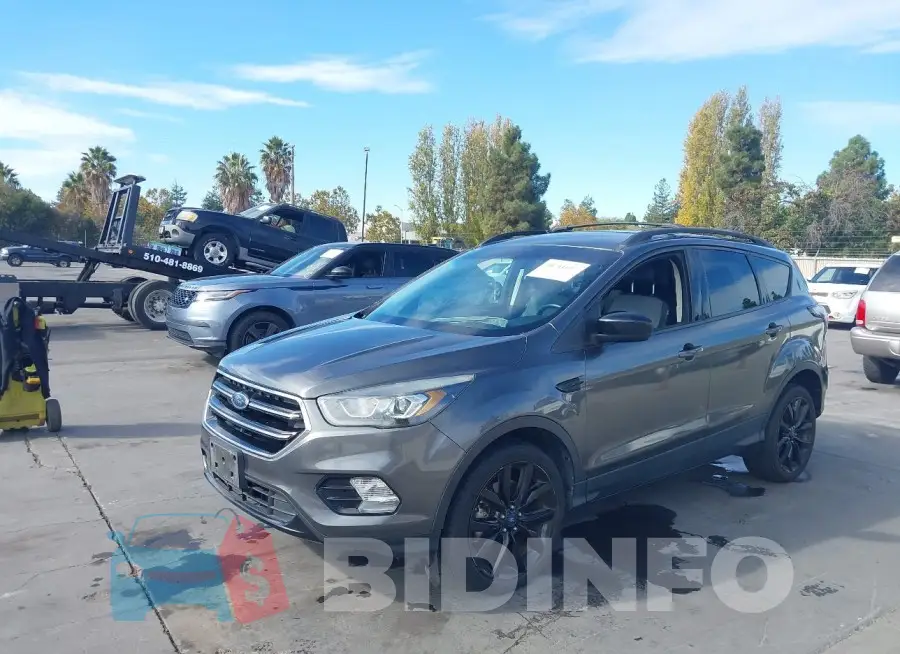 1FMCU9G92HUC02588 Photo# 2