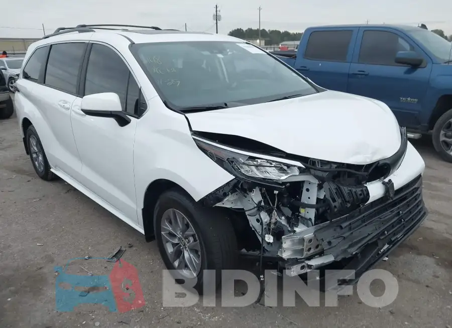5TDBRKEC8RS224544 Photo# 1