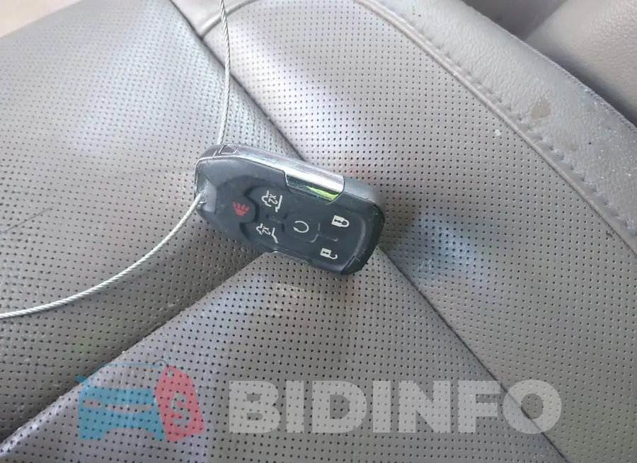 1GNSCJKC1KR146104 Photo# 11