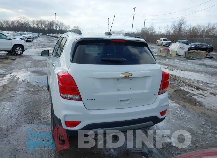 KL7CJLSB1JB681542 Photo# 16