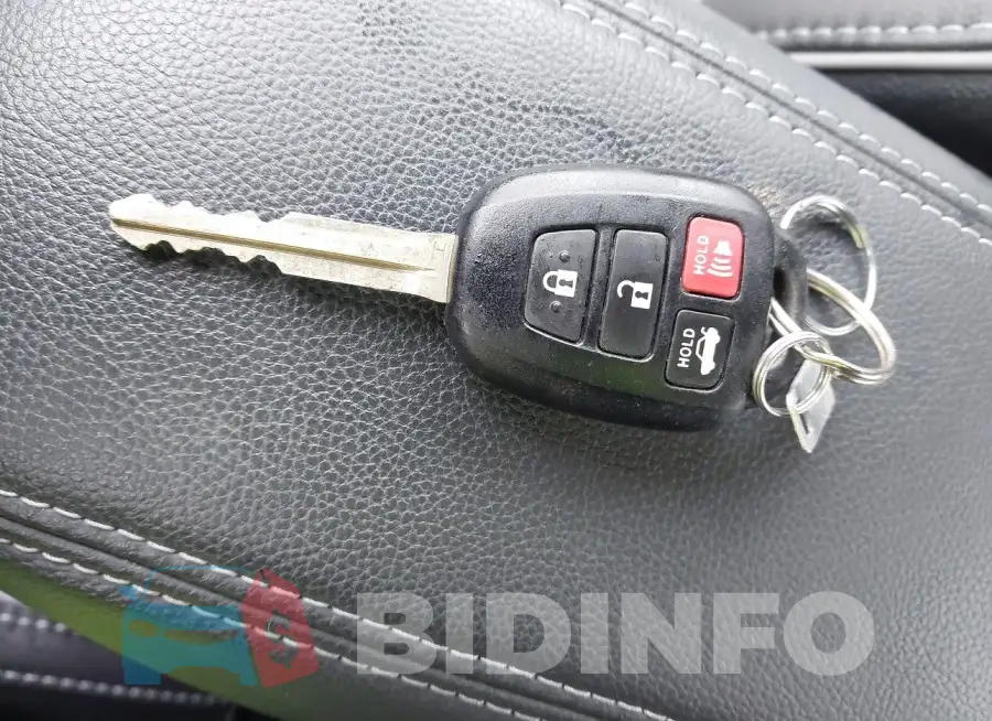 2T1BURHE8FC313734 Photo# 11