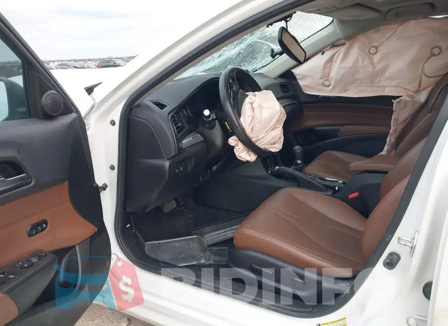 19UDE2F79MA003421 Photo# 5