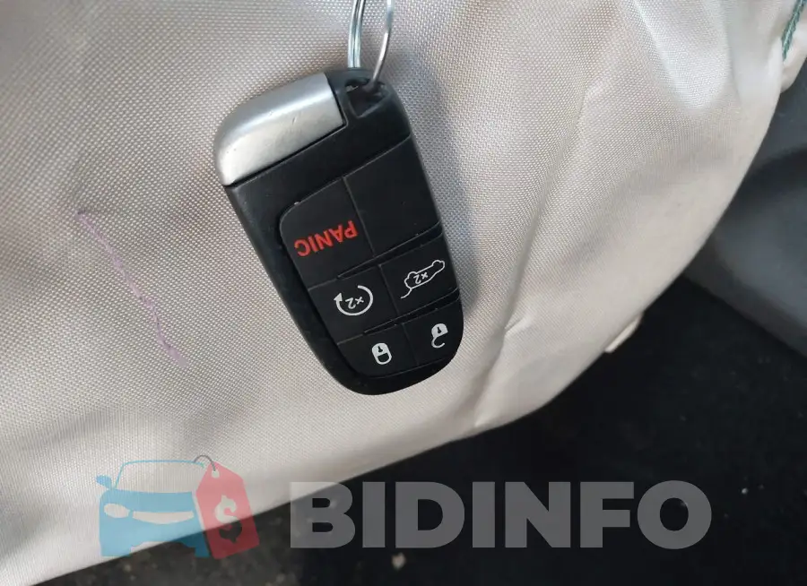 1C4RJFBG9KC749057 Photo# 11