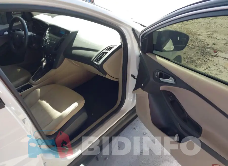 1FADP3F2XJL212708 Photo# 5