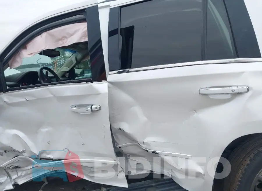 1GNSKCKC5KR247239 Photo# 18