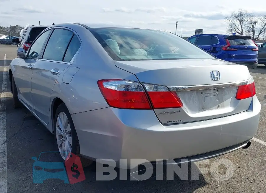 1HGCR2F71FA180242 Photo# 3
