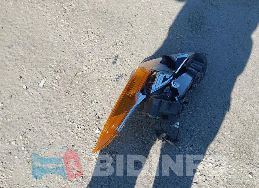 1FM5K8D82FGA33026 Photo# 12