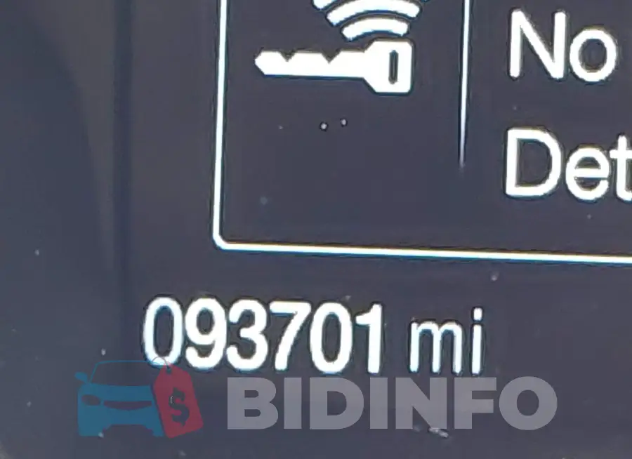 1FMCU0J9XHUC28859 Photo# 14