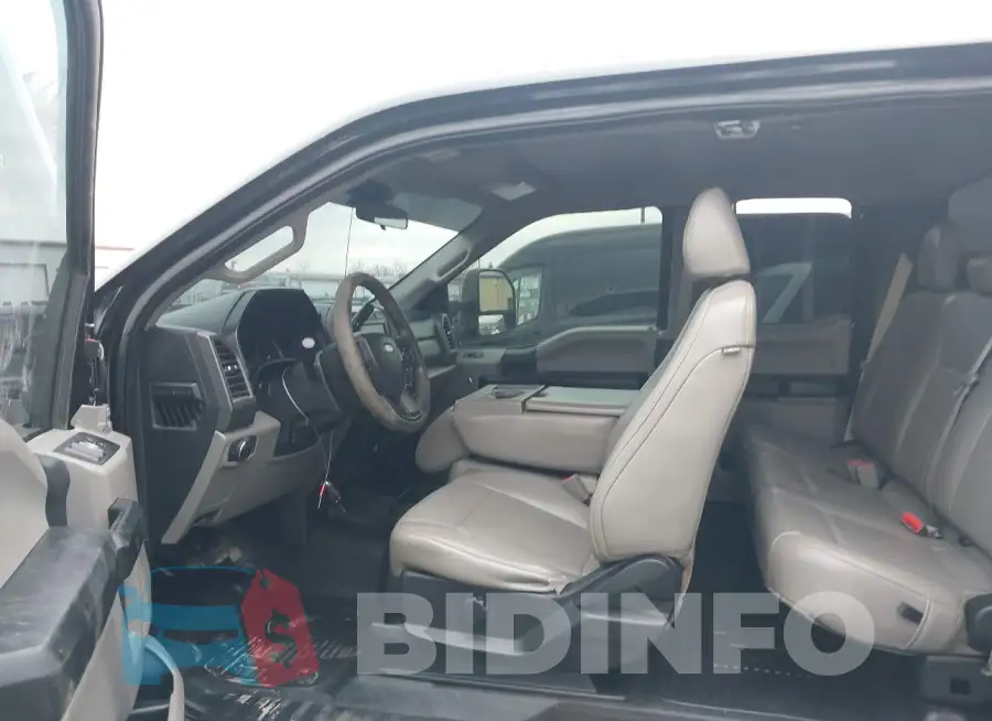 1FT8X3DT2KEF00736 Photo# 6