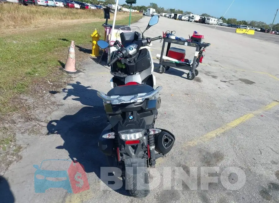 WB40C1906KS876059 Photo# 6