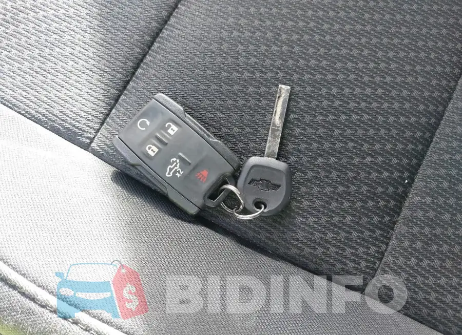 1GCPYCEF6MZ240242 Photo# 11