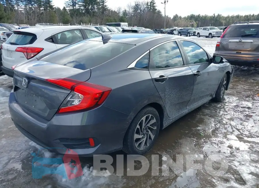 19XFC2F77HE230915 Photo# 4