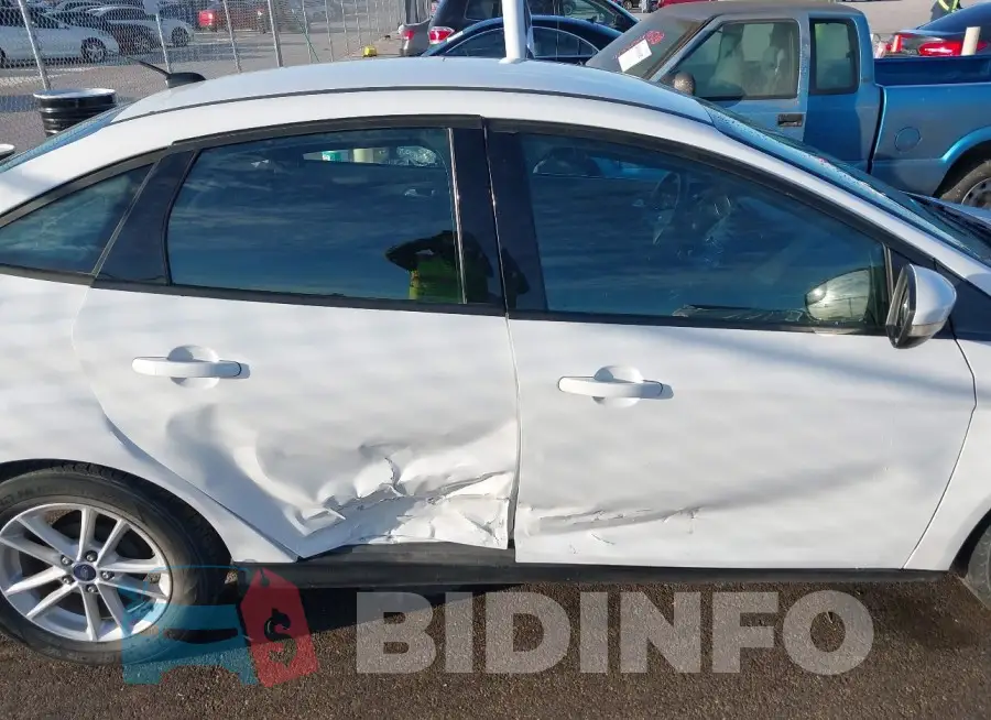 1FADP3F24GL204936 Photo# 12