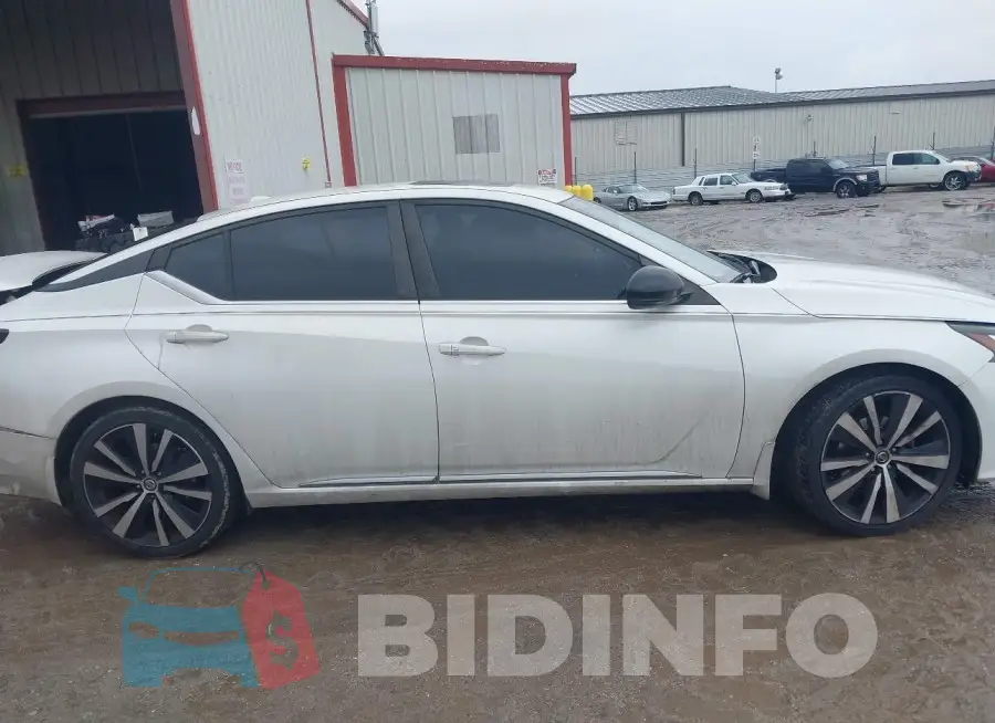 1N4BL4CV3KC142302 Photo# 13