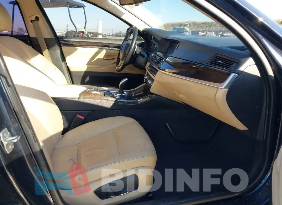 WBA5A5C57GG353082 Photo# 5