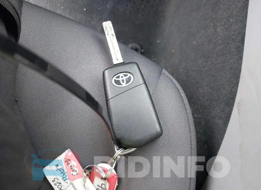 4T1C11AK7PU811650 Photo# 11