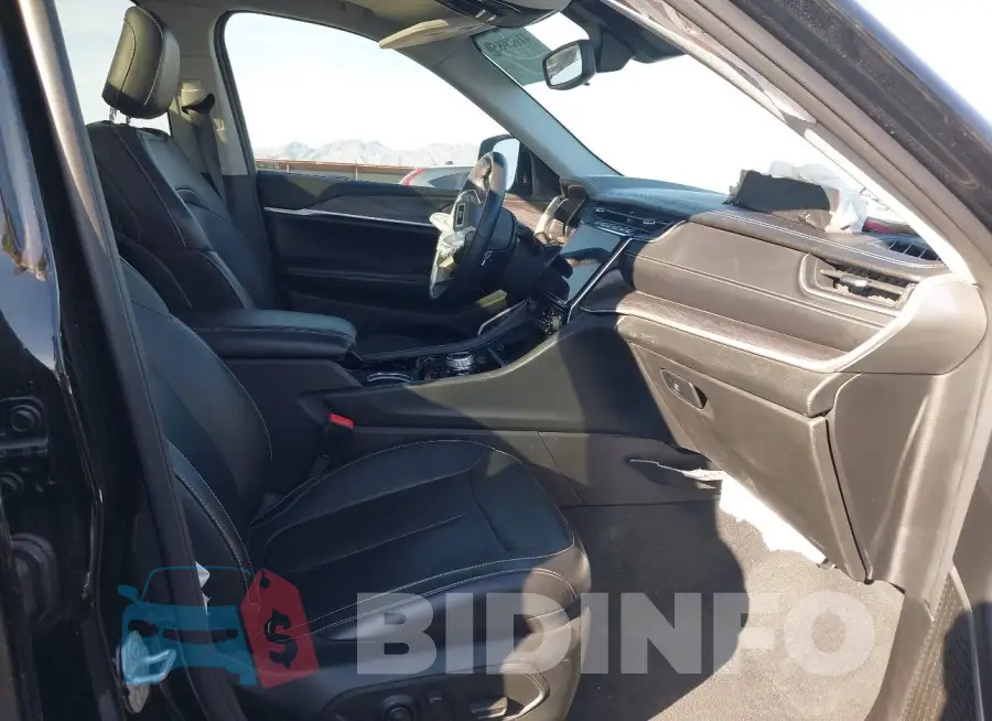1C4RJGBG6N8591855 Photo# 5