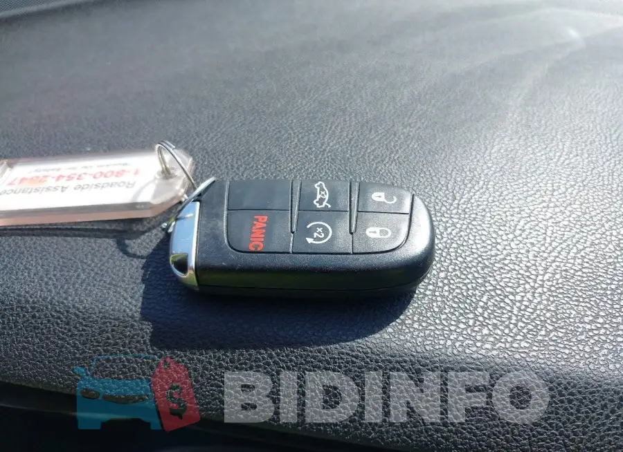 2C3CDXBG1PH529424 Photo# 11