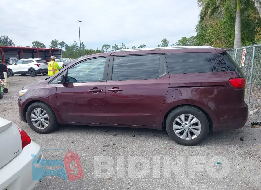 KNDMB5C19H6239164 Photo# 15