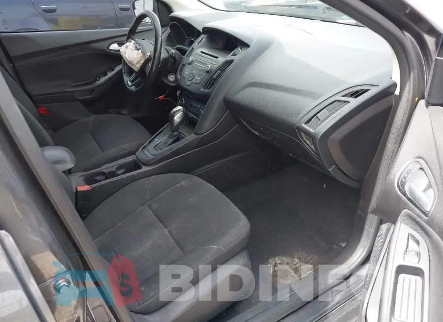 1FADP3K22GL337183 Photo# 5