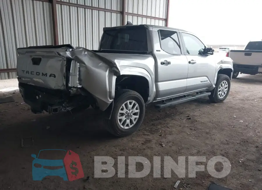 3TYLB5JN4RT000483 Photo# 4