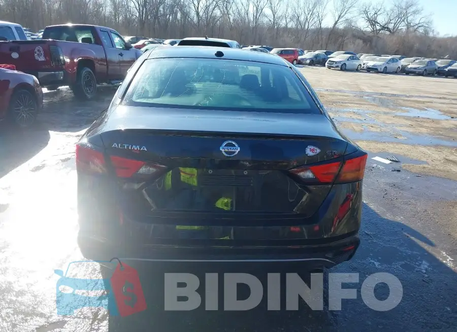 1N4BL4CV3LC186141 Photo# 17