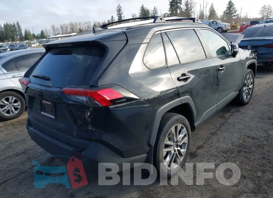 2T3A1RFV8MC174068 Photo# 4