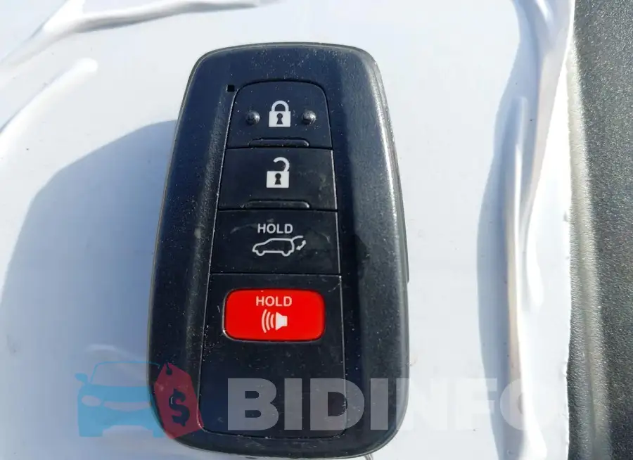 2T3A1RFV8MC174068 Photo# 11