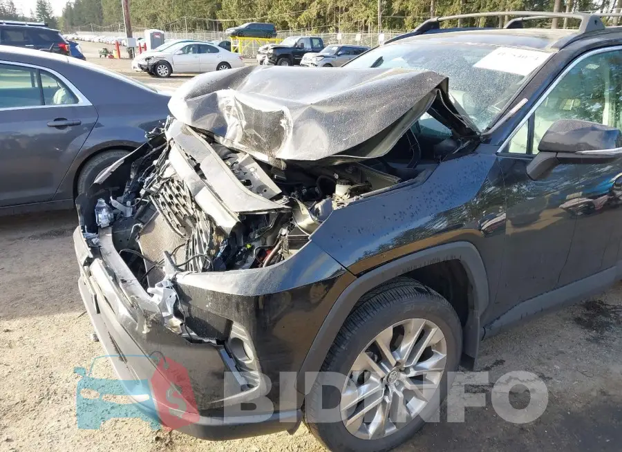 2T3A1RFV8MC174068 Photo# 17
