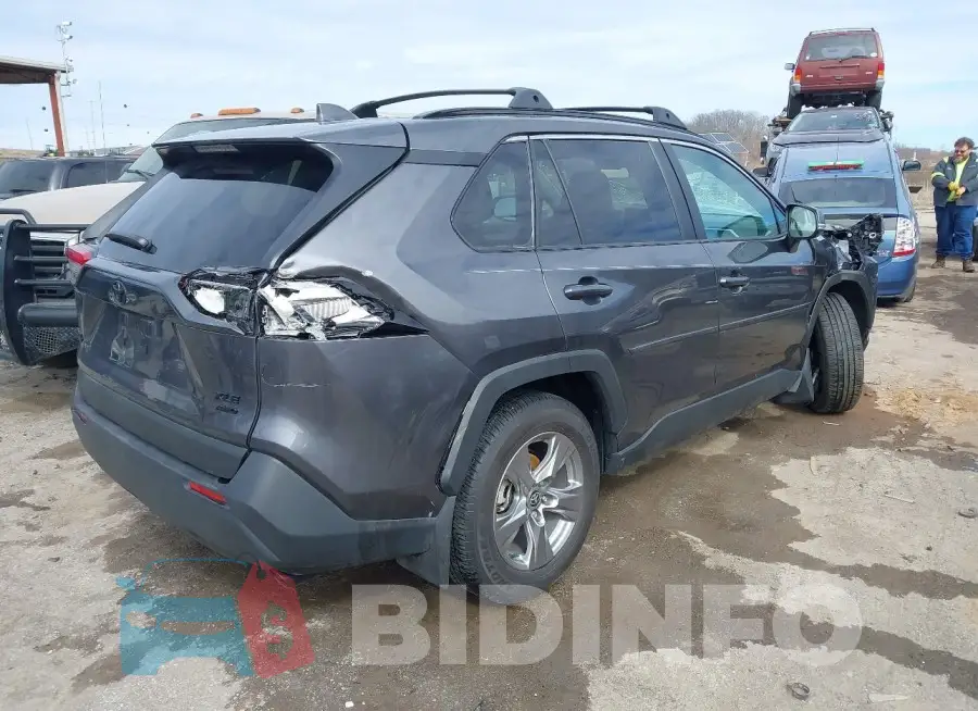 2T3P1RFV8RC439217 Photo# 4