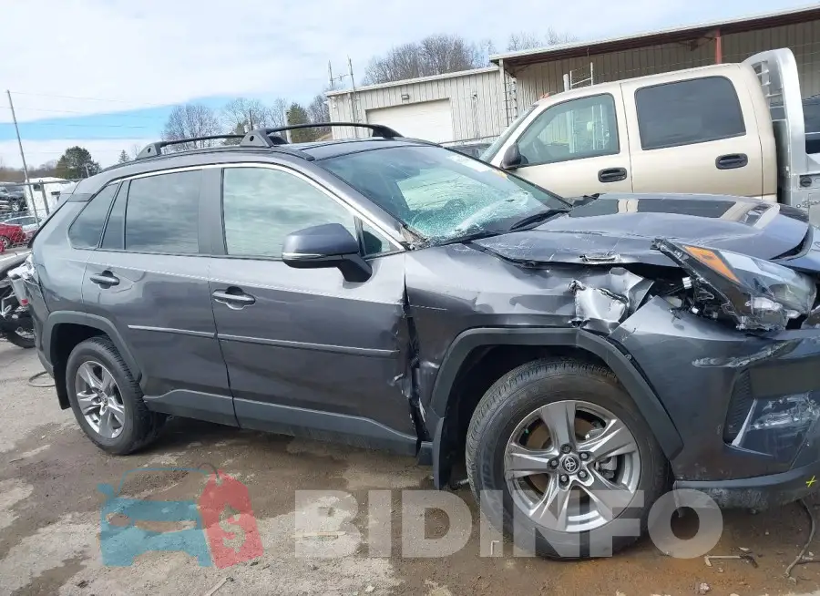 2T3P1RFV8RC439217 Photo# 6