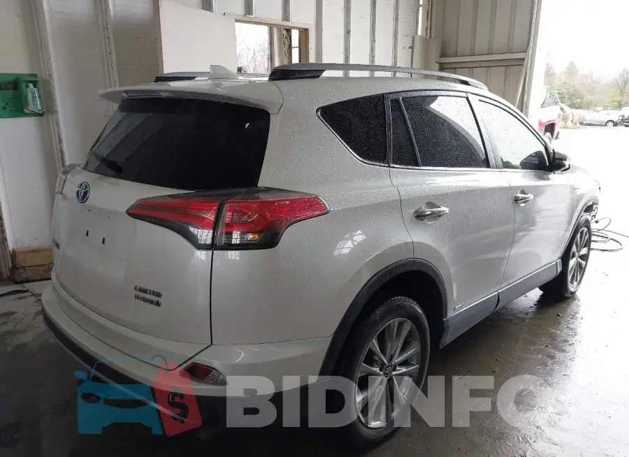 JTMDJREV9HD072746 Photo# 4